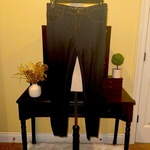 Wallflower jeggings size 11